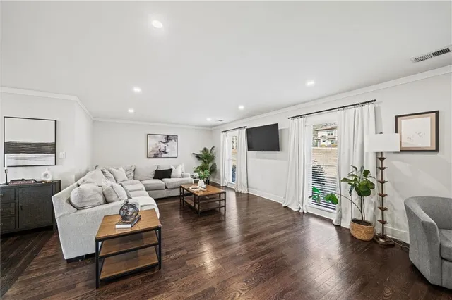 $750,000 | 1570 King Arthur Court Southeast, Smyrna, GA 30080