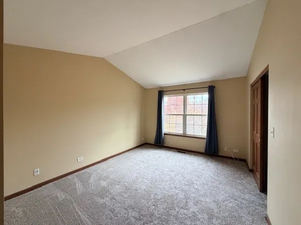 $2,250 | 2418 Oneida Lane, Unit 2418, Naperville, IL 60563