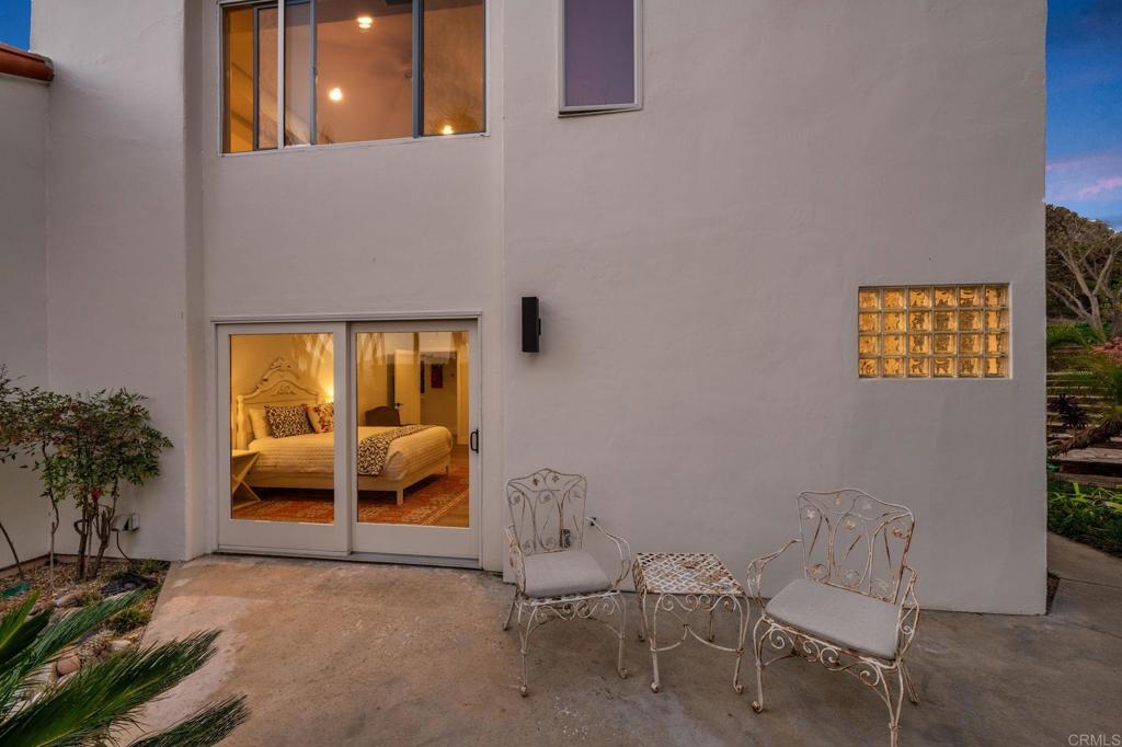 3443 Country Road Fallbrook, CA 92028 - Photo 59 of 71 a living room with furniture and a potted plant
