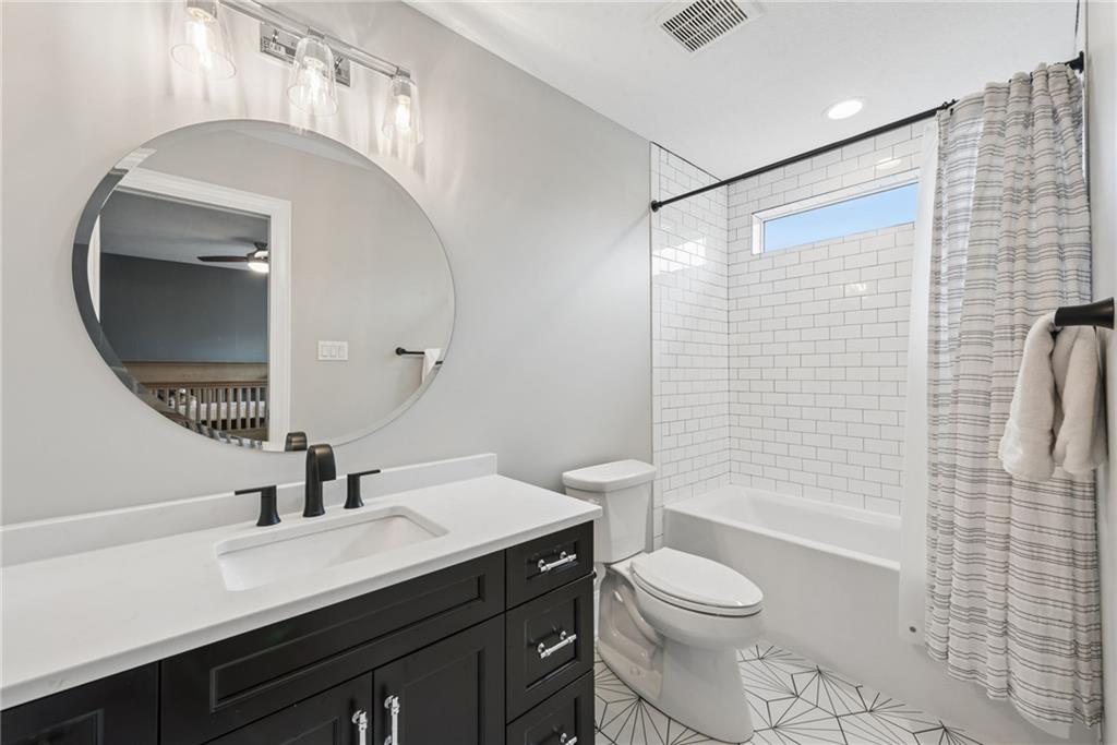 503 Ridge Court Wexford, PA 15090 - Photo 29 of 50 En-suite bath