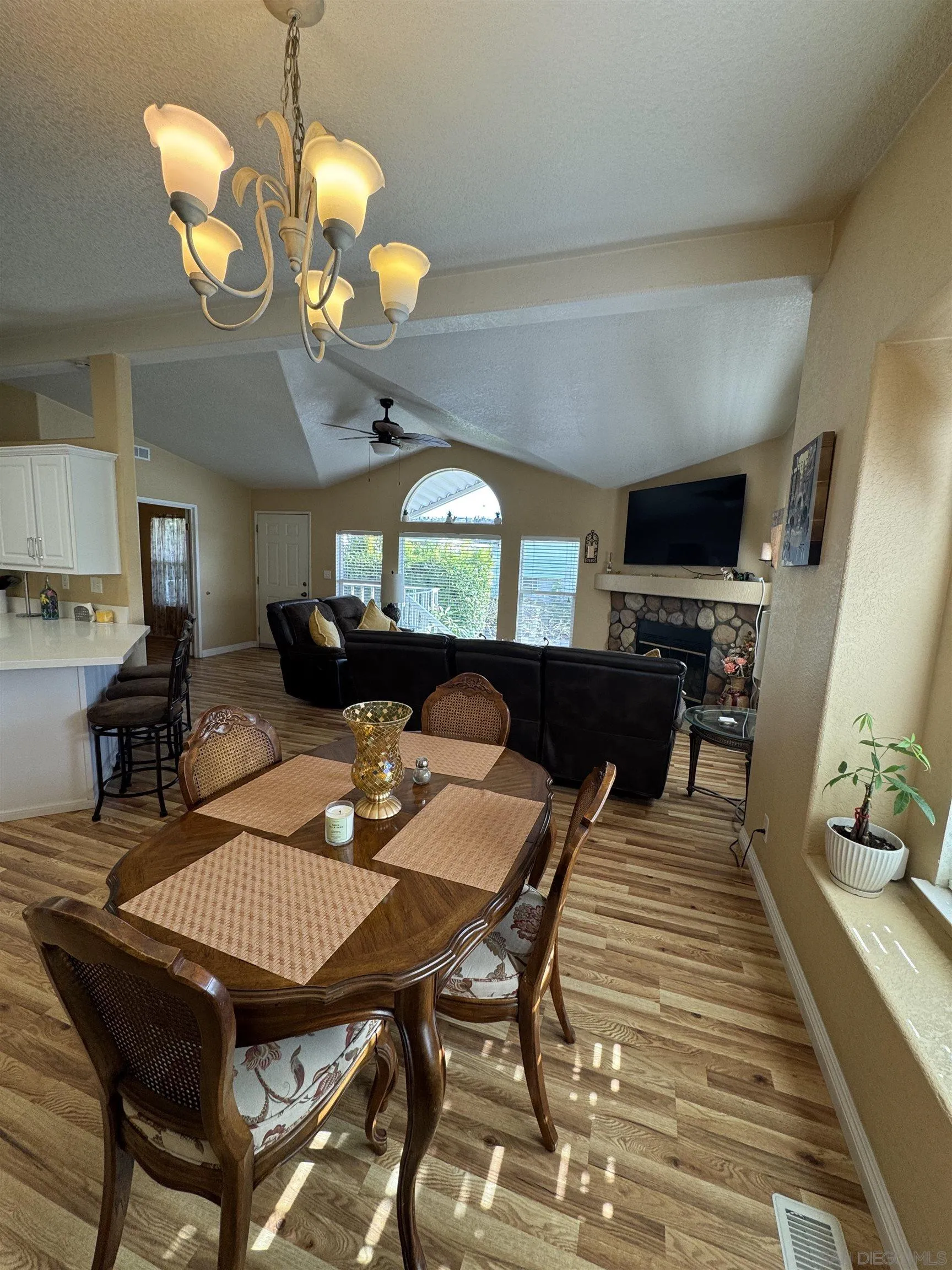 12250 Vista Del Cajon Road, Unit 25 El Cajon, CA 92021 - Photo 11 of 39 a view of a dining room with furniture