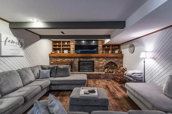 $459,900 | 1206 Greenridge Drive, Onalaska, WI 54650