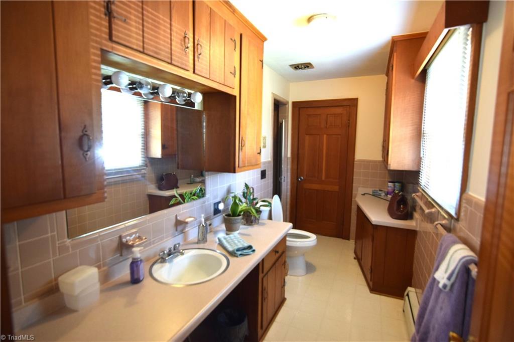 703 Twin Oaks Road Elkin, NC 28621 - Photo 25 of 33