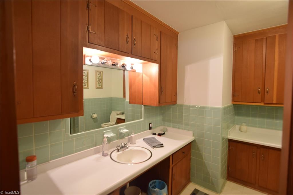 703 Twin Oaks Road Elkin, NC 28621 - Photo 30 of 33