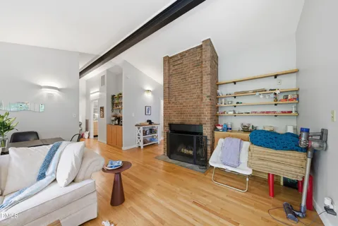 $699,900 | 16 Davie Circle, Chapel Hill, NC 27514