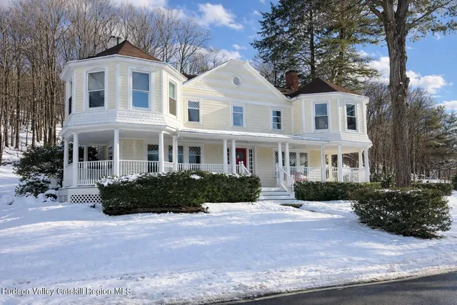 $859,000 | 30 Old Post Road North, Red Hook, NY 12571