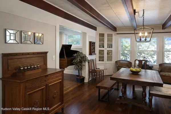 $840,000 | 30 Old Post Road North, Red Hook, NY 12571