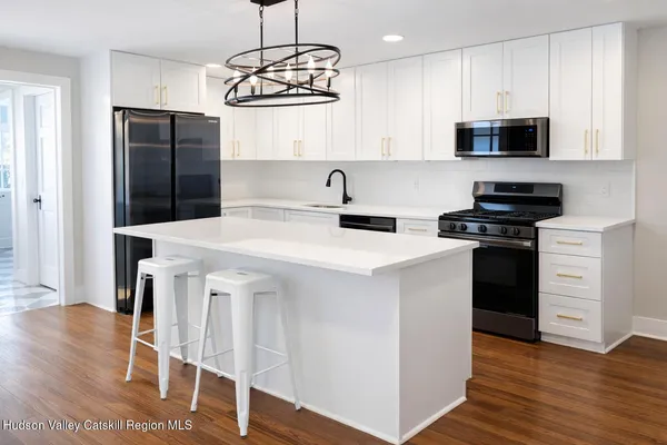 $840,000 | 30 Old Post Road North, Red Hook, NY 12571