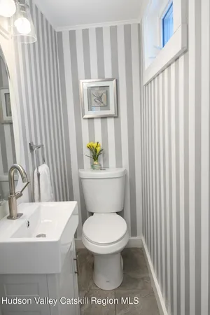 $840,000 | 30 Old Post Road North, Red Hook, NY 12571