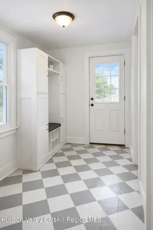 $840,000 | 30 Old Post Road North, Red Hook, NY 12571