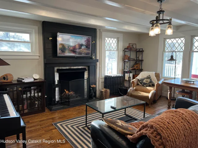 $859,000 | 30 Old Post Road North, Red Hook, NY 12571