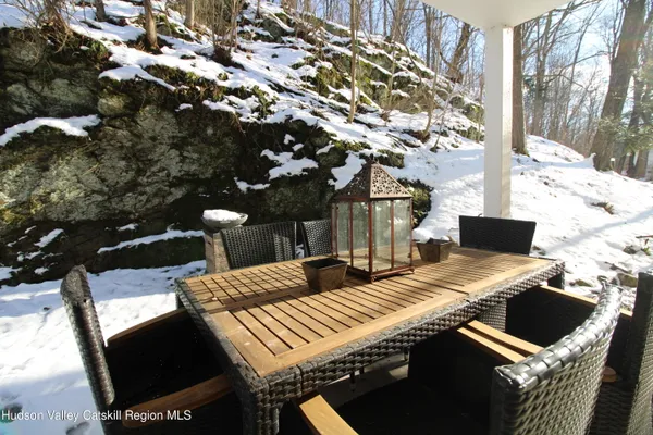 $840,000 | 30 Old Post Road North, Red Hook, NY 12571