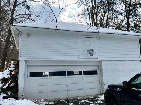 $840,000 | 30 Old Post Road North, Red Hook, NY 12571