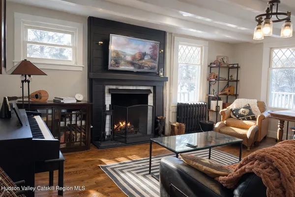 $840,000 | 30 Old Post Road North, Red Hook, NY 12571