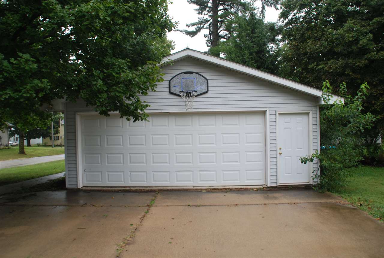 401 Union Street Fayette, IA 52142 - Photo 5 of 19 Gallery Image 5