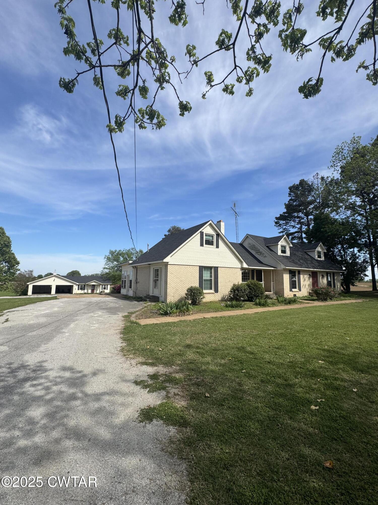 59 Yarbro Road Kenton, TN 38233 - Photo 3 of 26 IMG_4576