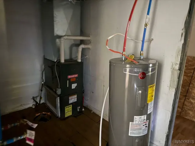 $129,000 | 31 Earl Place, Buffalo, NY 14211