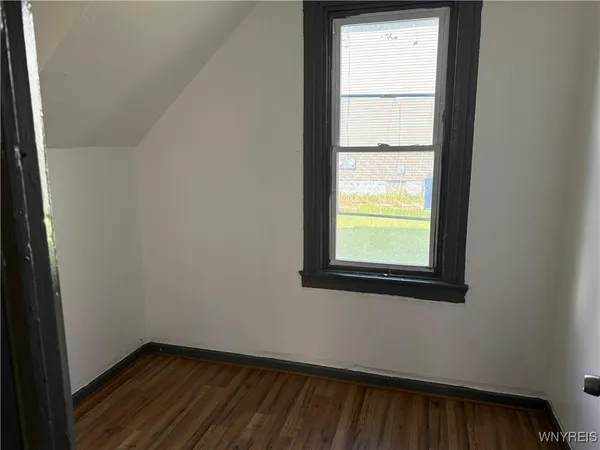 $129,000 | 31 Earl Place, Buffalo, NY 14211