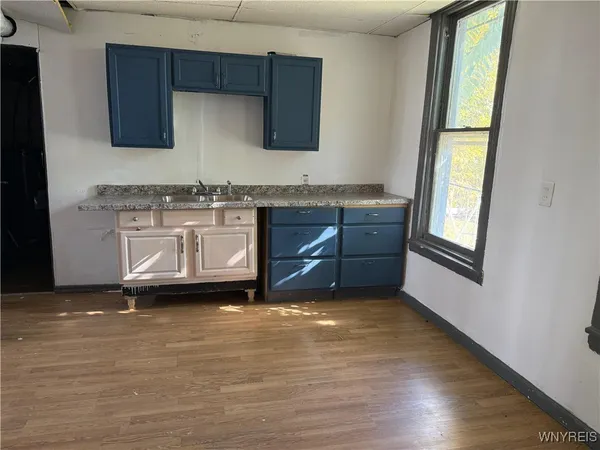 $129,000 | 31 Earl Place, Buffalo, NY 14211