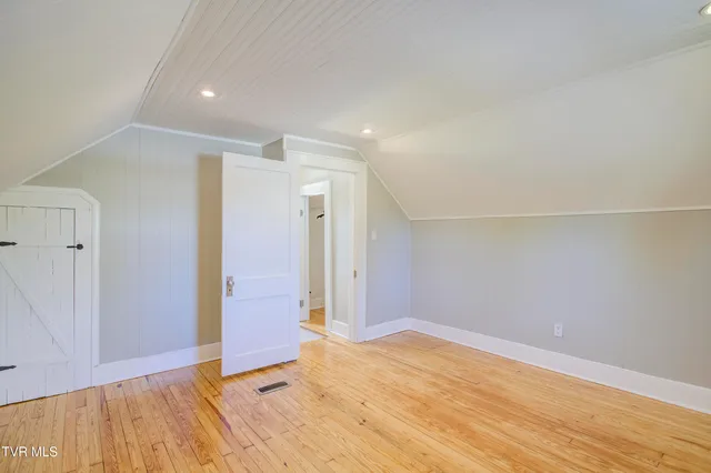 $269,000 | 301 Lynn Avenue, Kingsport, TN 37665