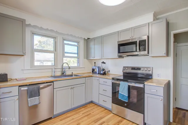 $269,000 | 301 Lynn Avenue, Kingsport, TN 37665