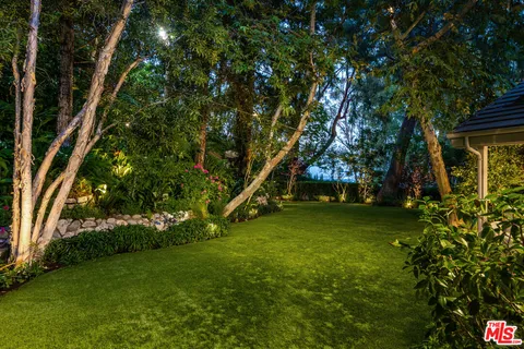 $4,995,000 | 19012 Dorlon Drive, Tarzana, CA 91356