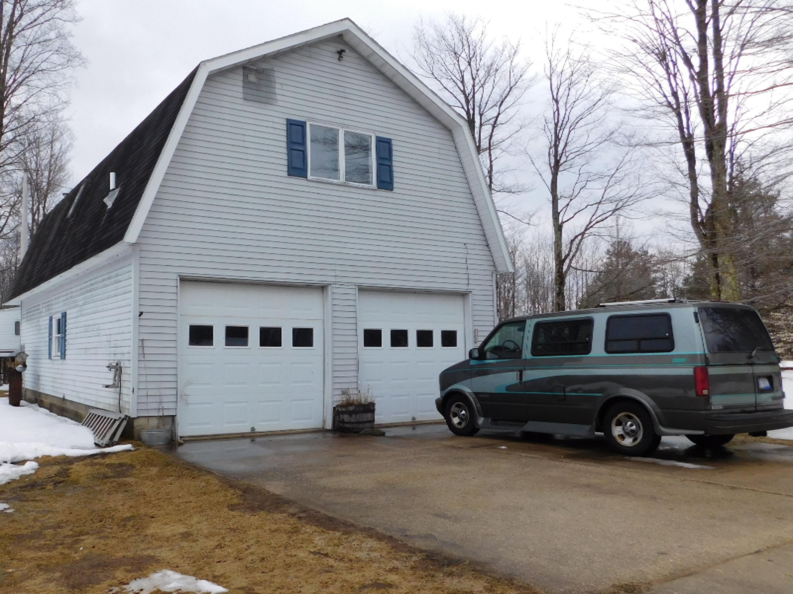 1535 East 32 Road Cadillac, MI 49601 - Photo 31 of 47 Barn with Apt.
