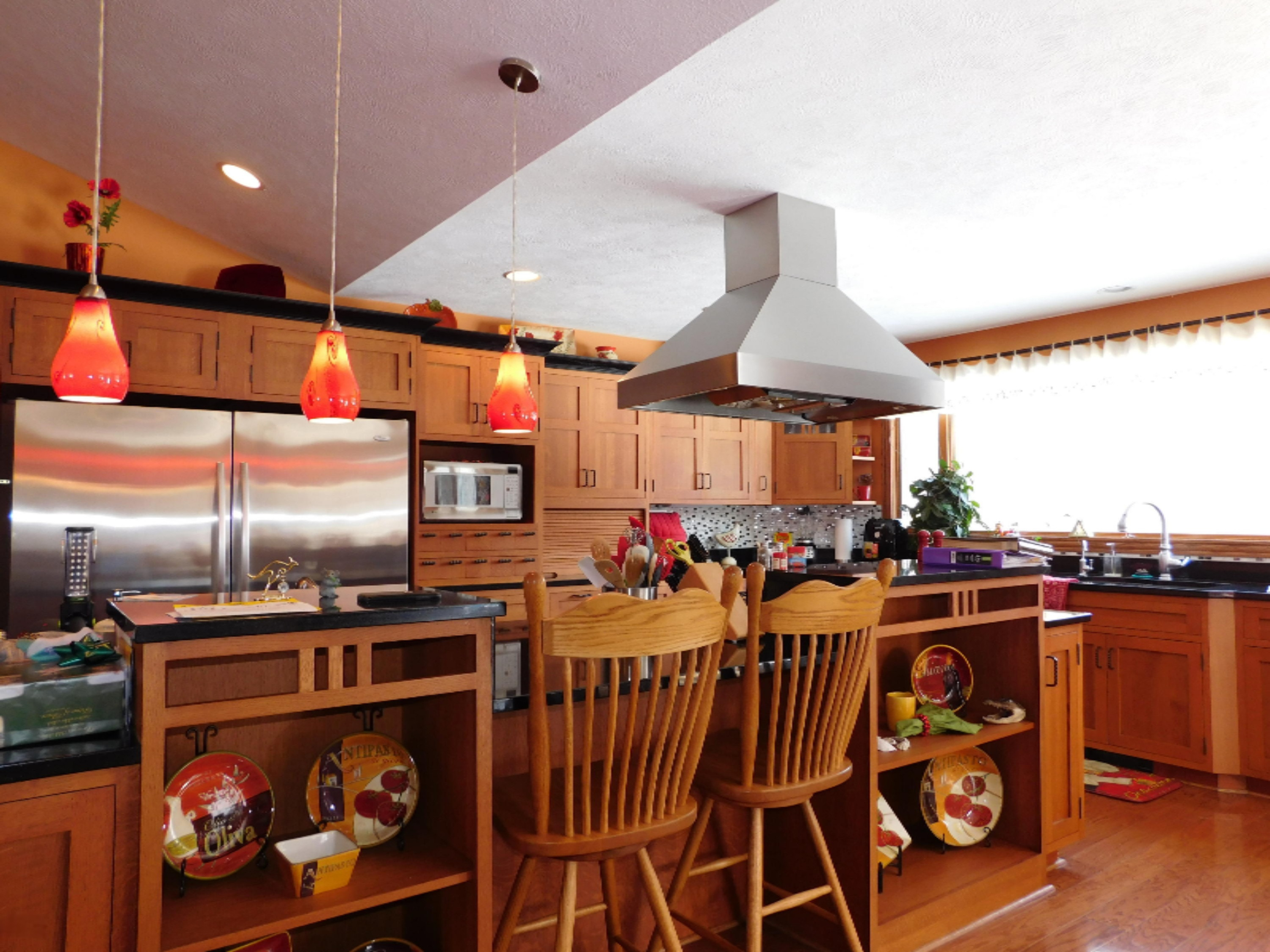 1535 East 32 Road Cadillac, MI 49601 - Photo 4 of 47 Island Seating