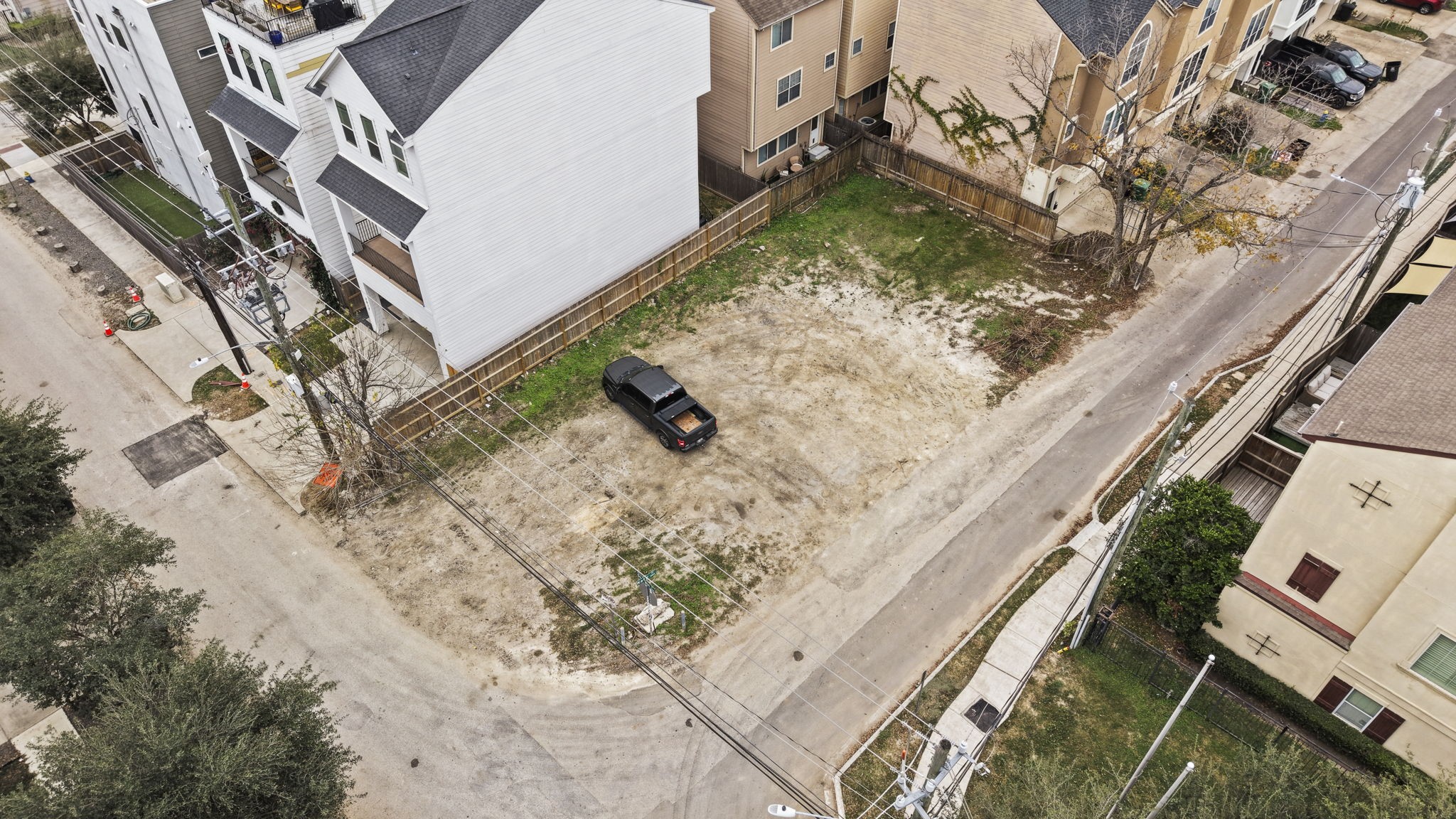 5807 Katy Street Houston, TX 77007 - Photo 3 of 37 view of a backyard with wooden fence
