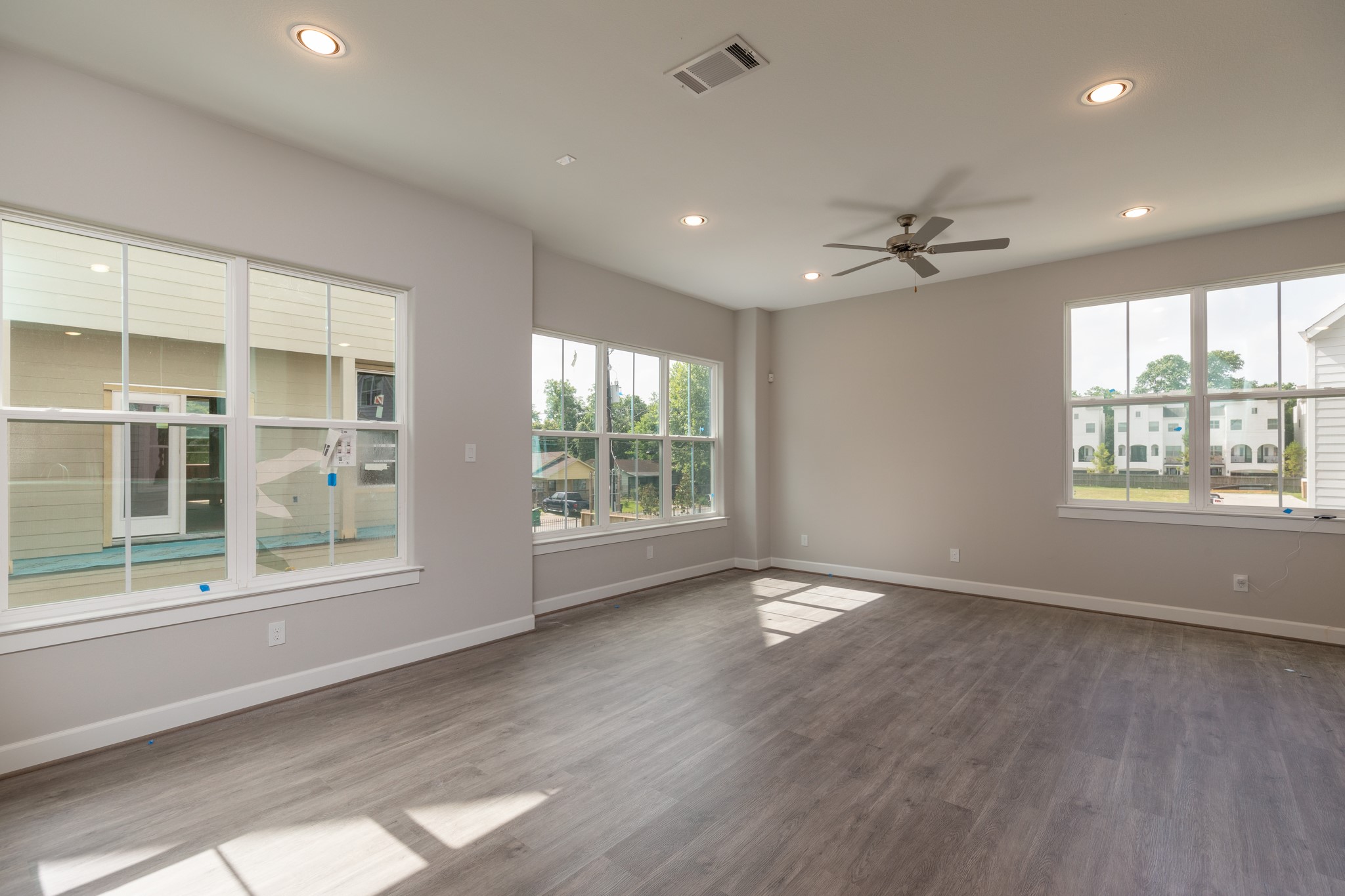 603 H Link Road Houston, TX 77009 - Photo 17 of 47