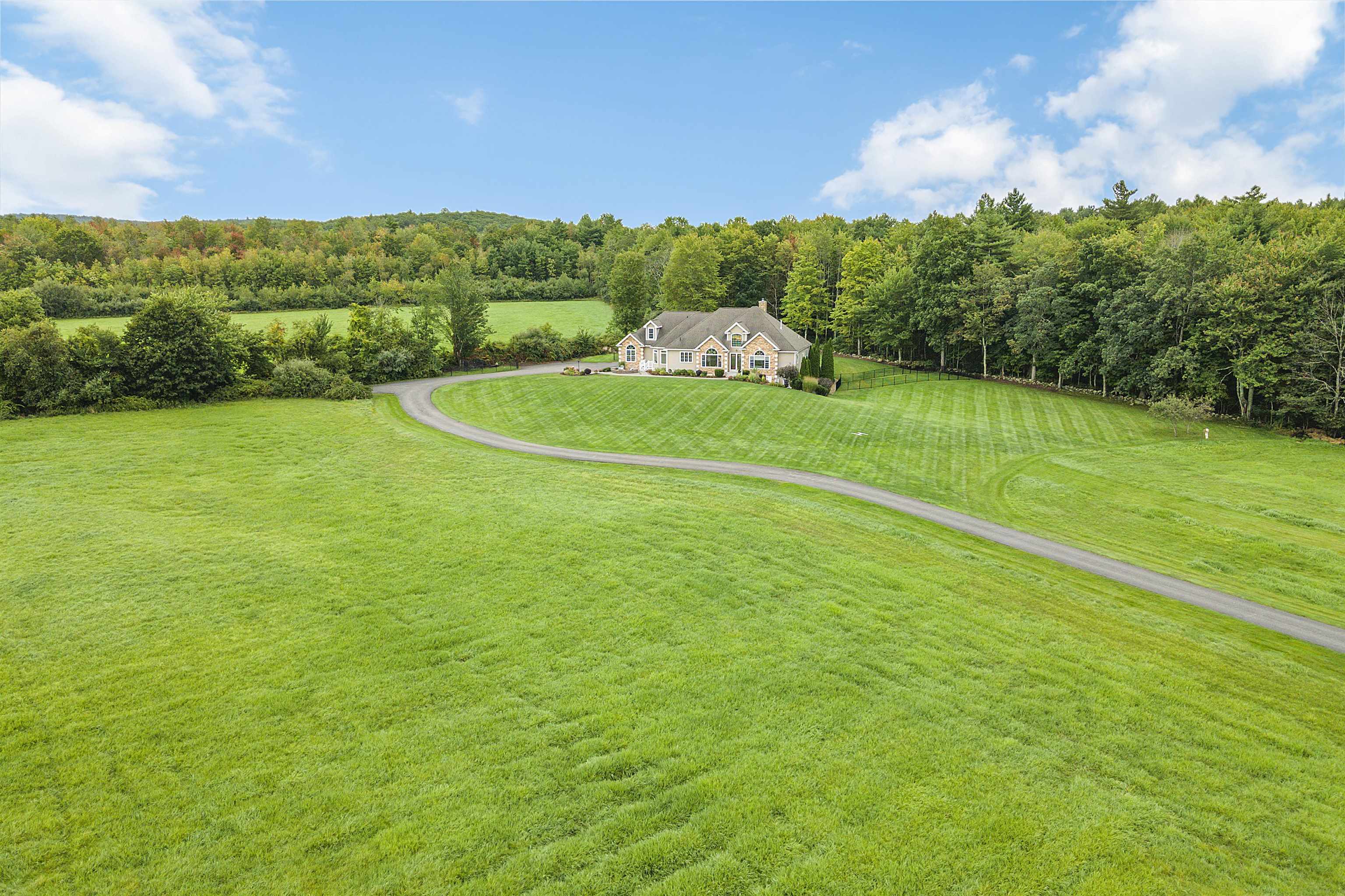 268 Mountain Road Concord, NH 03301 - Photo 2 of 40