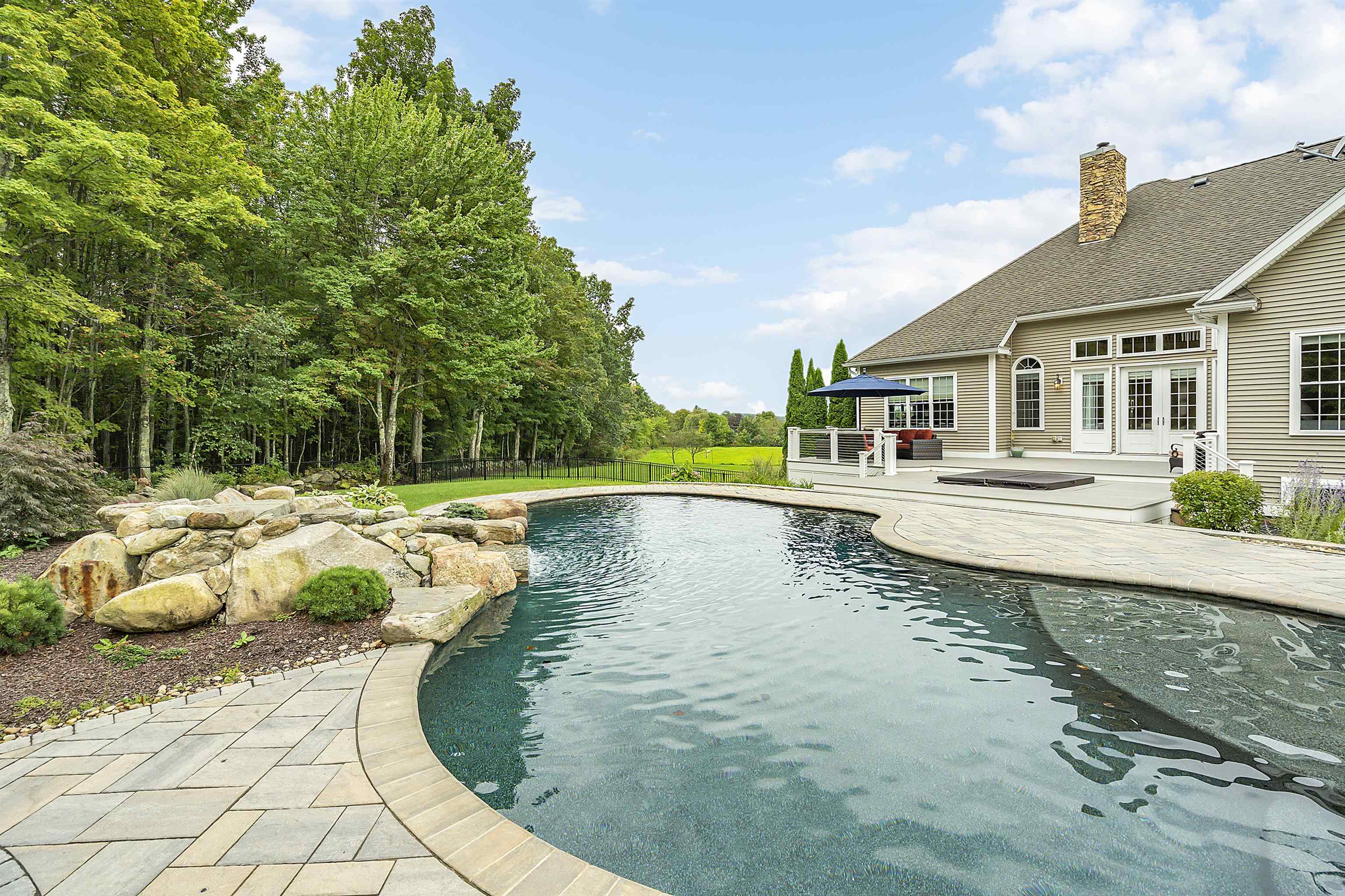 268 Mountain Road Concord, NH 03301 - Photo 33 of 40