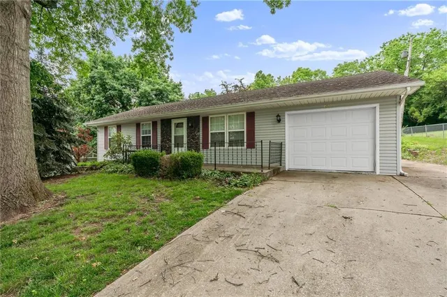 $260,000 | 602 North Westview Drive, Richmond, MO 64085