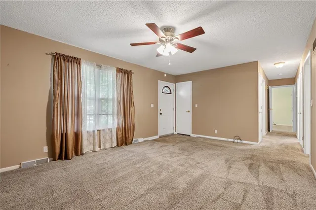 $260,000 | 602 North Westview Drive, Richmond, MO 64085