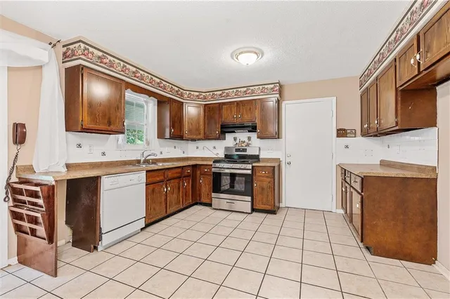 $260,000 | 602 North Westview Drive, Richmond, MO 64085