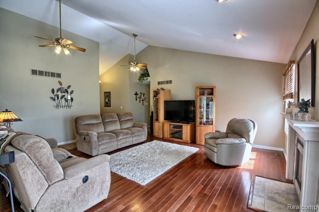 69305 Place Road Richmond, MI 48062 - Photo 5 of 25 Great Room