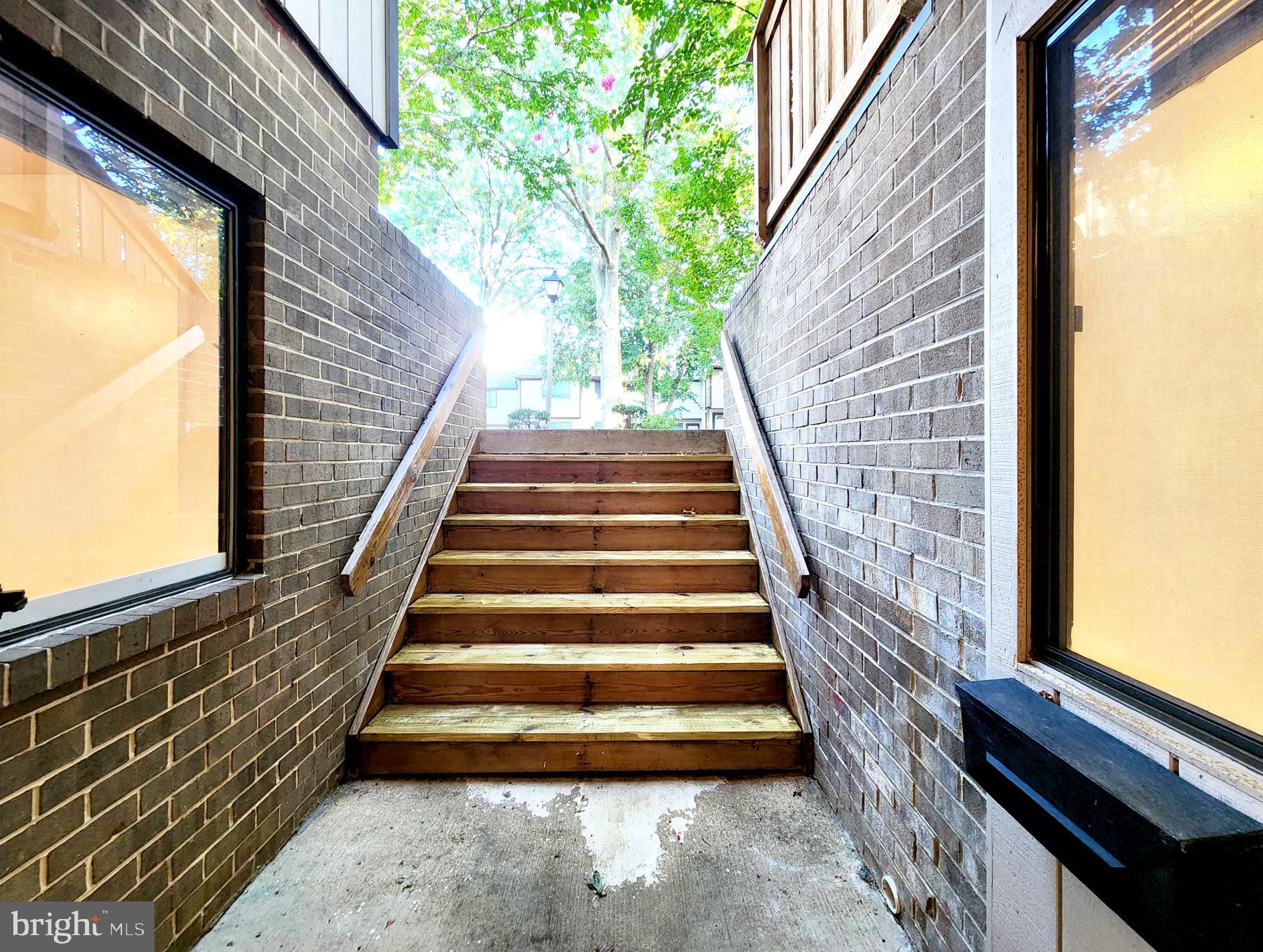 1710 Westwind Way McLean, VA 22102 - Photo 18 of 25 a view of entryway with wooden floor