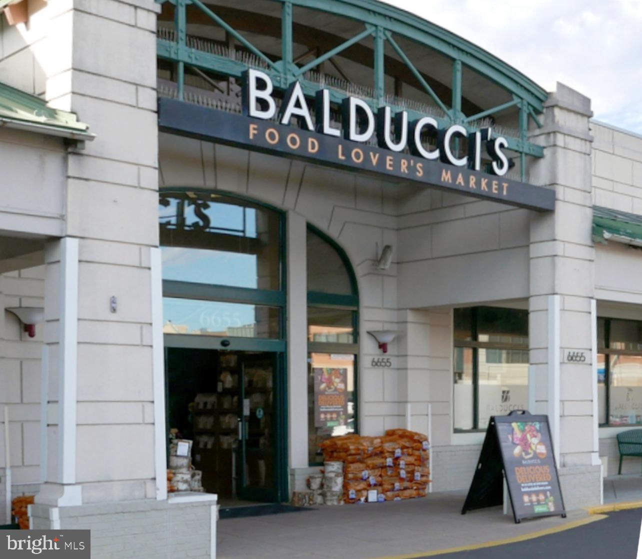 1710 Westwind Way McLean, VA 22102 - Photo 23 of 25 a front view of a building