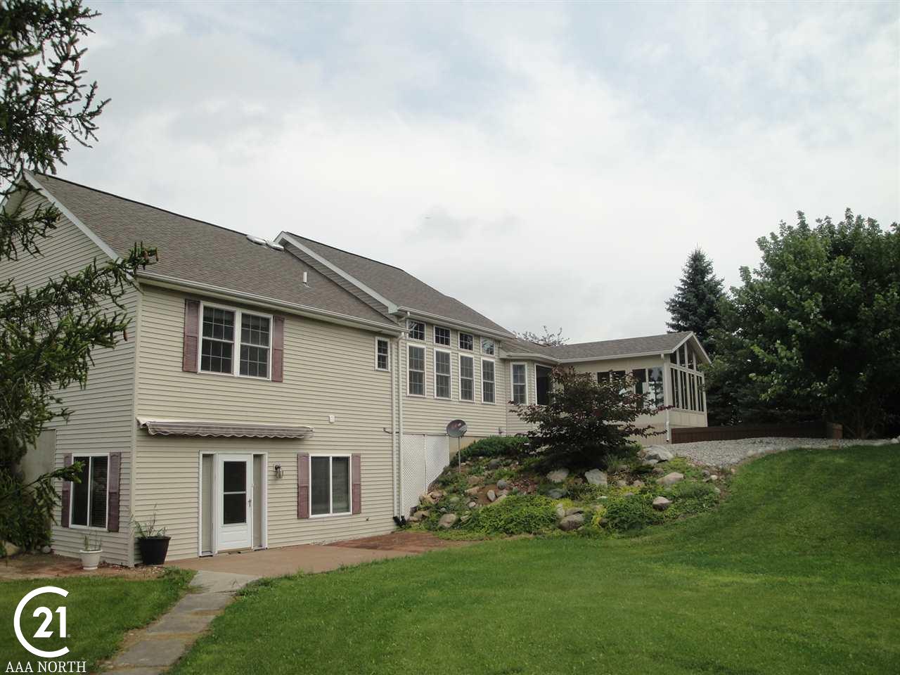 3127 West Sutton Road Lapeer, MI 48446 - Photo 30 of 33 31358207-29.JPG