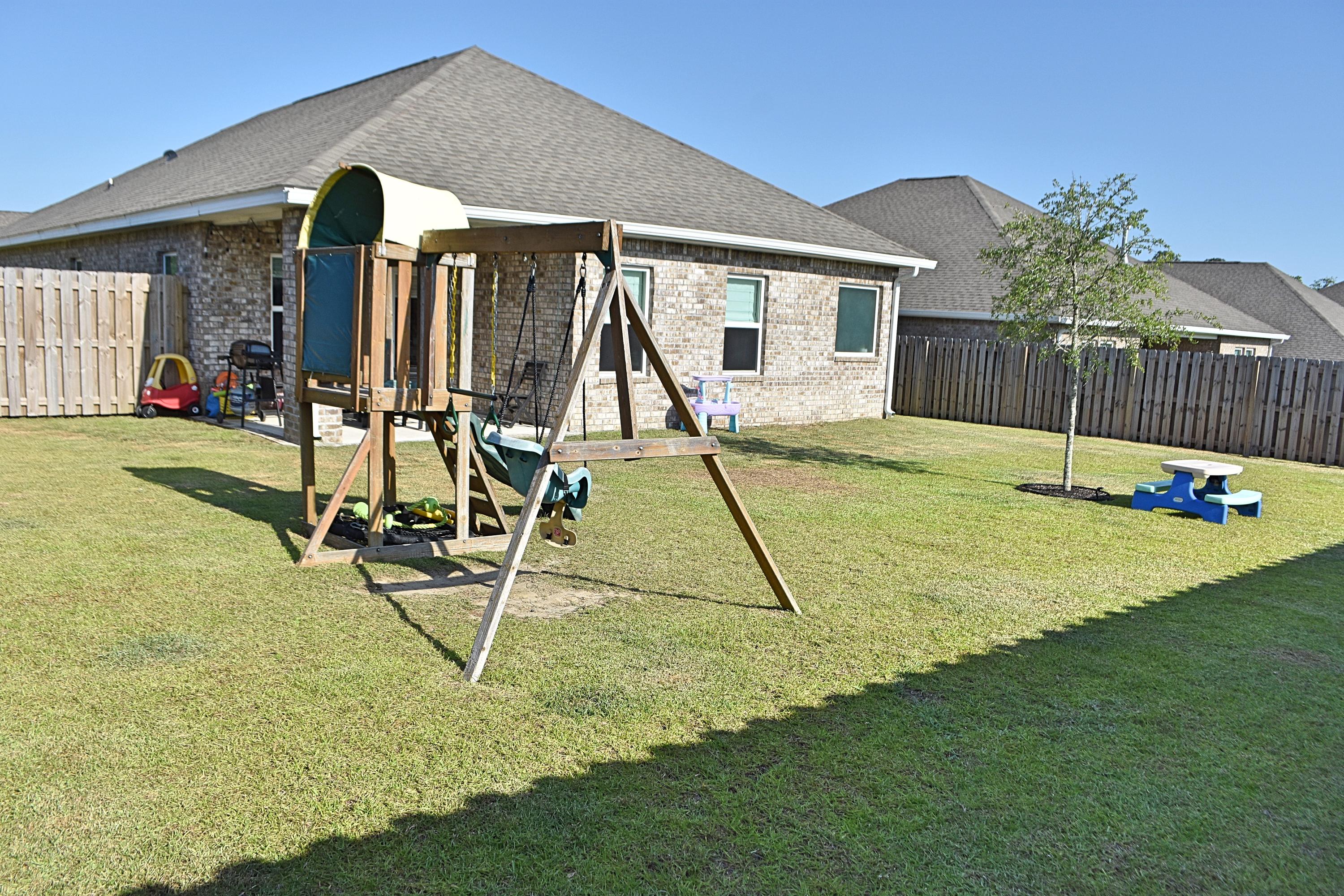 90 Lottie Loop Freeport, FL 32439 - Photo 34 of 38 Backyard_Fotor
