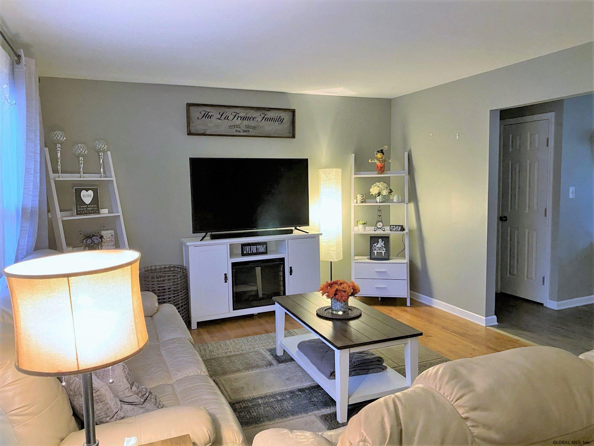940 Balltown Road Niskayuna, NY 12309 - Photo 3 of 31 Photo 3