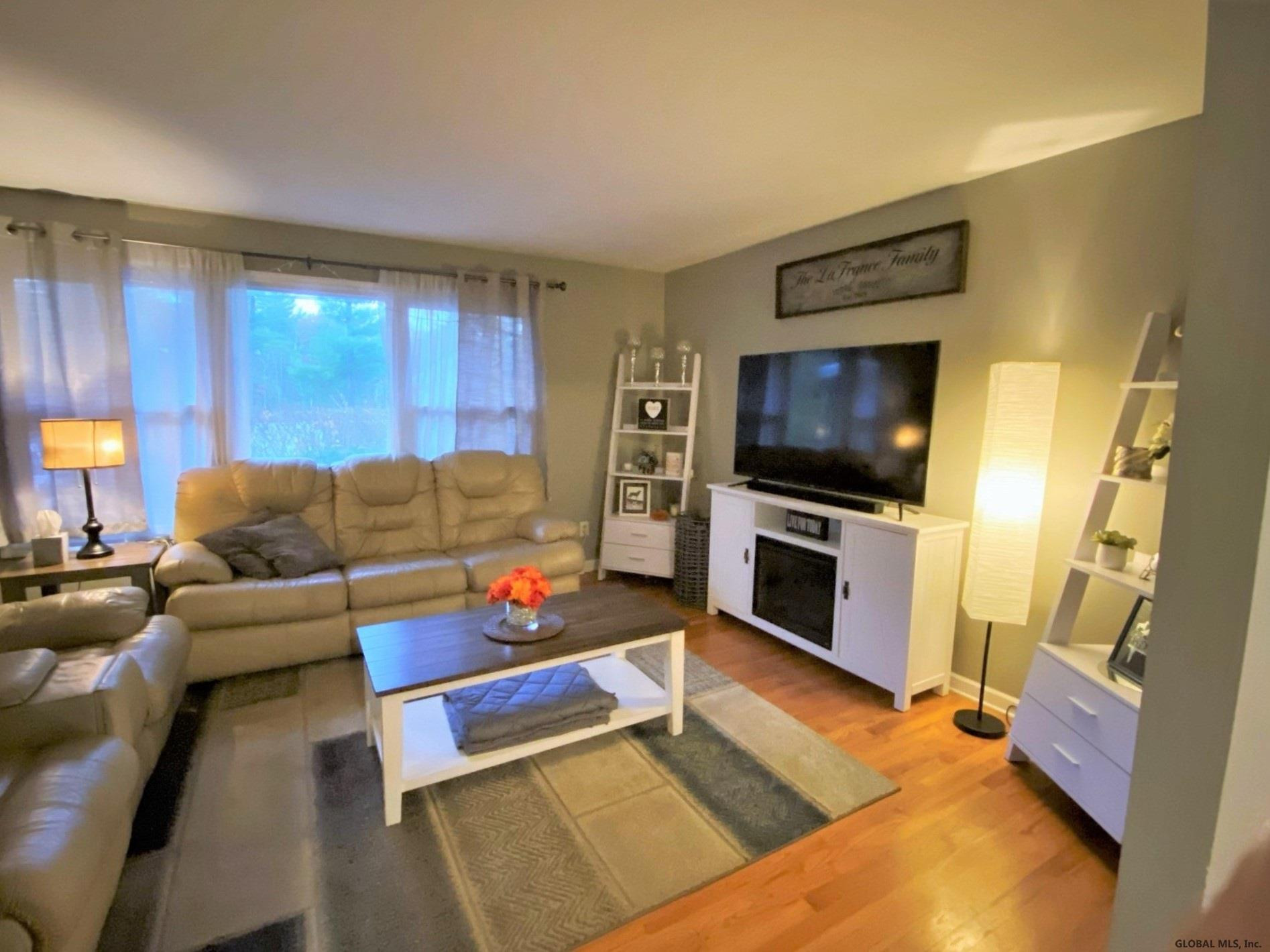 940 Balltown Road Niskayuna, NY 12309 - Photo 5 of 31 Photo 5