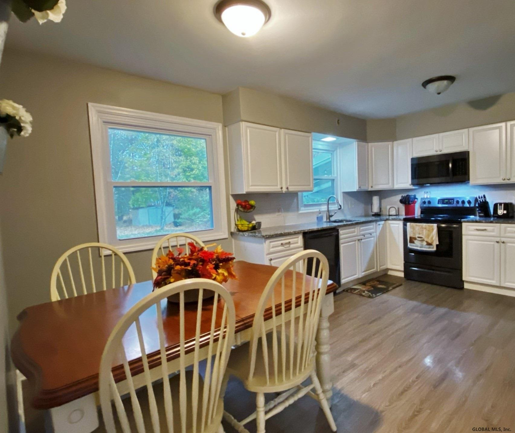 940 Balltown Road Niskayuna, NY 12309 - Photo 9 of 31 Photo 9