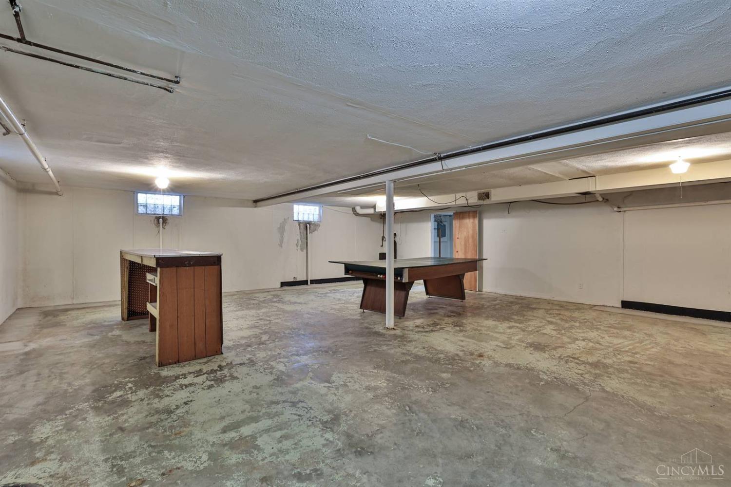 2040 Springdale Road Cincinnati, OH 45231 - Photo 18 of 24 Gallery Image 18