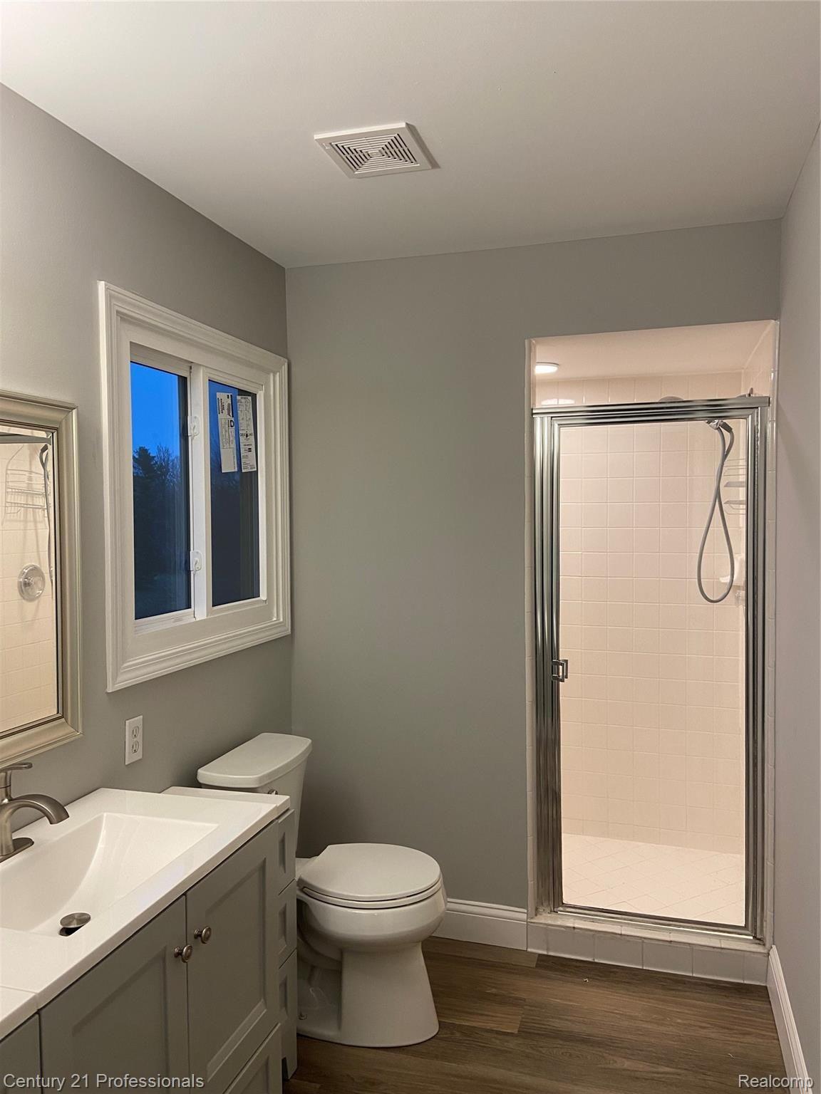 6696 Fox Hills Road Canton, MI 48187 - Photo 16 of 24 211217FoxHillsMasterBath2.jpg