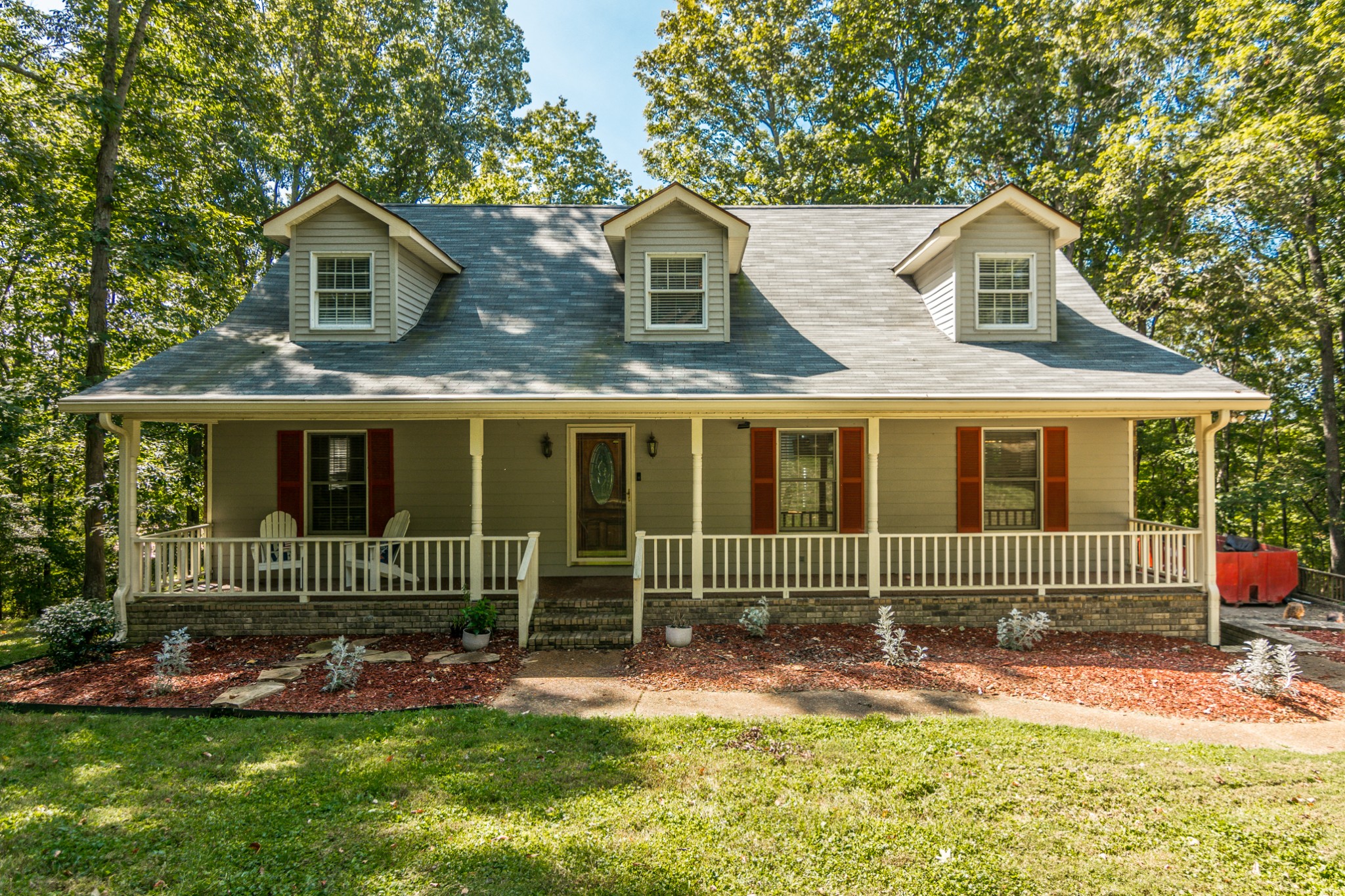 5207 Stacy Springs Road Springfield, TN 37172 - Photo 2 of 30 a front view of a house with a yard