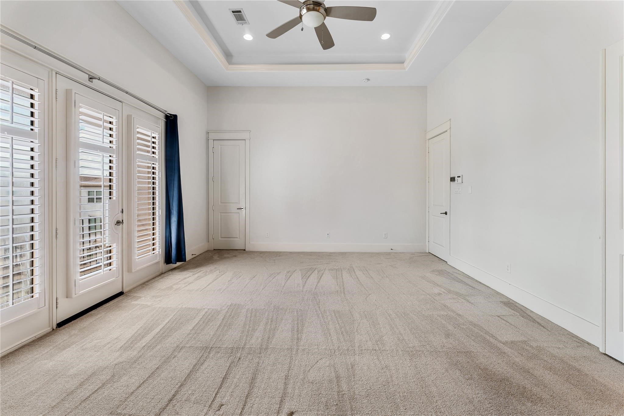 4938 Edison Park Lane Houston, TX 77081 - Photo 35 of 49 a view of an empty room with a window