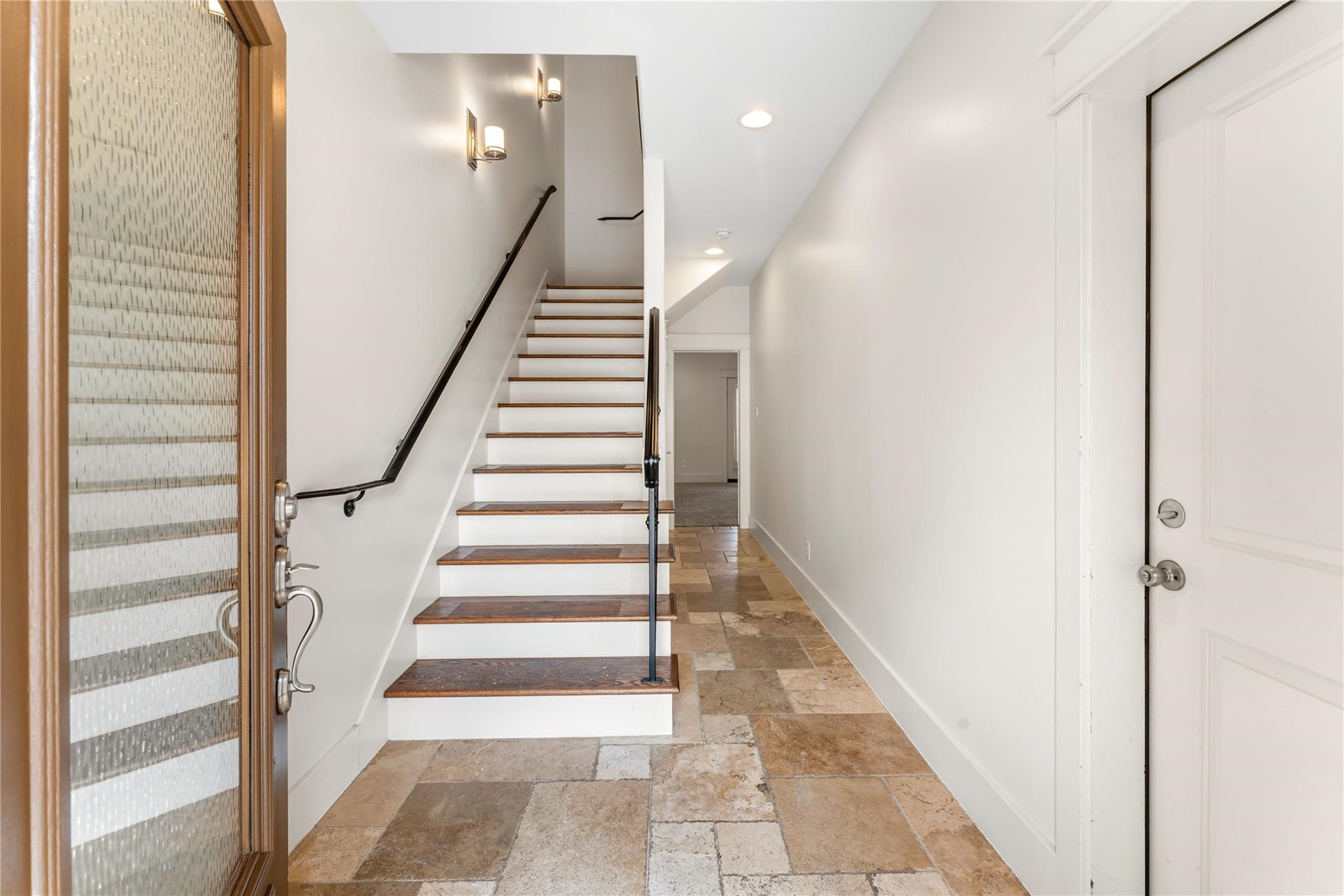 4938 Edison Park Lane Houston, TX 77081 - Photo 4 of 49 a view of entryway