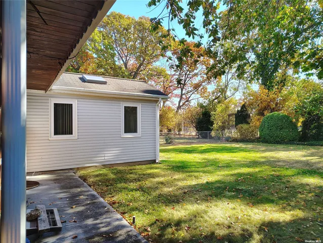 $625,000 | 824 Northwest South Drive, Baldwin, NY 11510