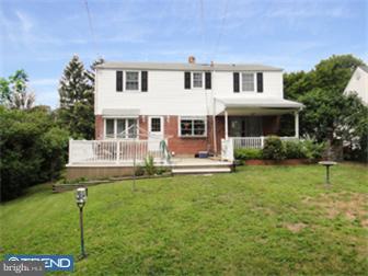11605 Proctor Road Philadelphia, PA 19116 - Photo 11 of 12 Exterior Back